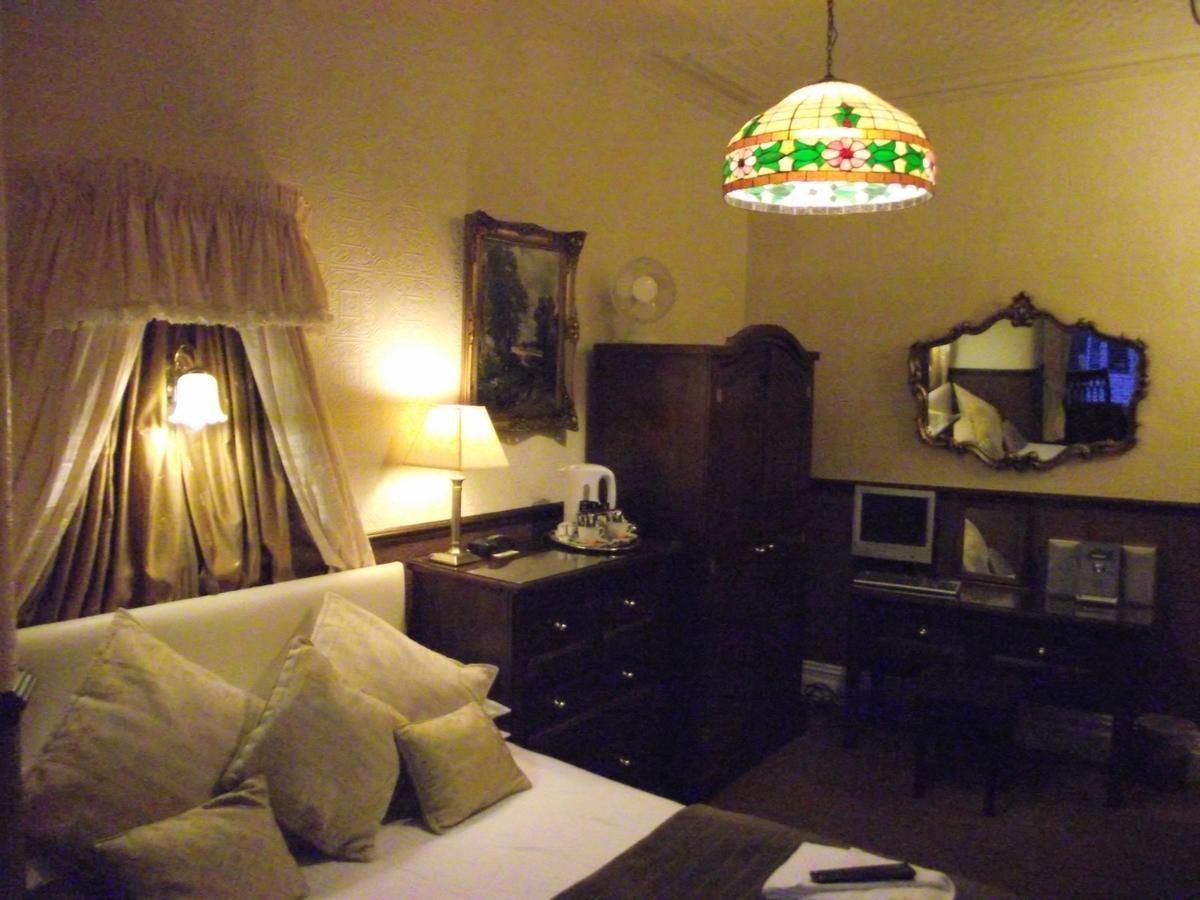 The Molly House Bed & Breakfast Blackpool Room photo